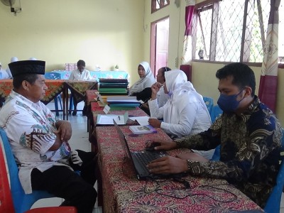 wwancara dengan komite sekolah