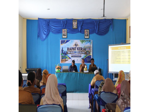 SMP Negeri 1 Ende Selatan Gelar Rapat Kerja Tahun Ajaran 202