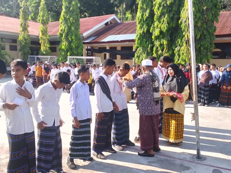 TIM FUTSAL ENDE SELATAN A MERAIH JUARA III PADA AJANG LIGA PELAJAR FUTSAL ENDE
