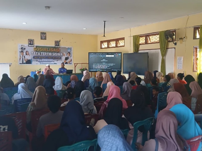 DENGAN SEMANGAT KOLABORATIF SMP NEGERI 1 ENDE SELATAN MENGGELAR PENERIMAAN RAPORT SEMESTER GANJIL TAHUN PELAJARAN 2025/2026