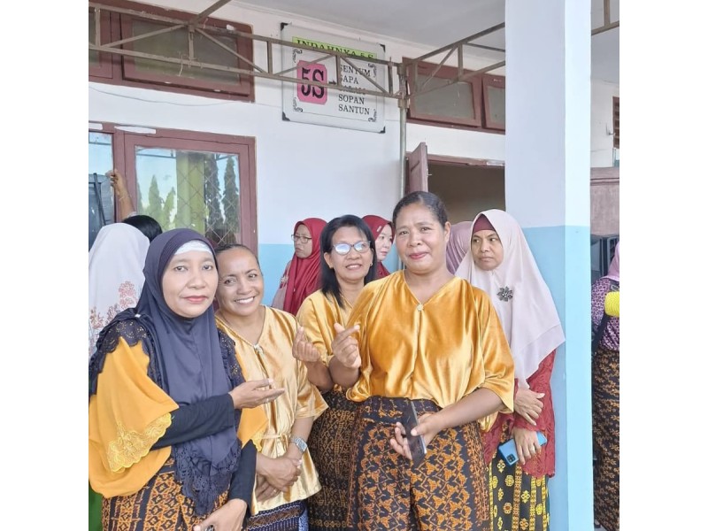 PERINGATAN HARI KARTINI DI SMP NEGERI 1 ENDE SELATAN